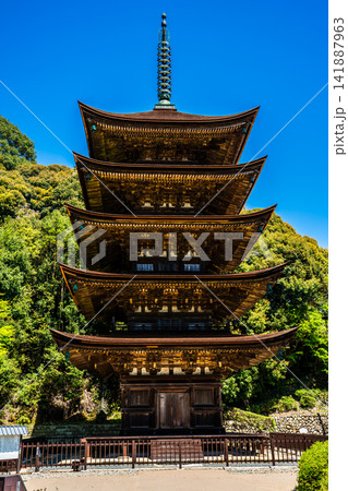 国宝 瑠璃光寺 五重塔【山口県山口市】 国宝 瑠璃光寺 五重塔【山口県山口市】 141887963
