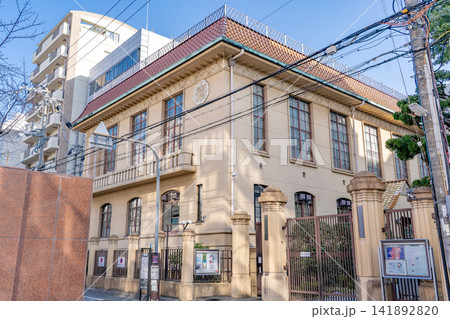 京都 室町通の都市風景(明倫学区に残したい建物)京都市立明倫小学校校舎(廃校)旧下京第三番組小学校 京都 室町通の都市風景(明倫学区に残したい建物)京都市立明倫小学校校舎(廃校)旧下京第三番組小学校 141892820