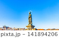世界遺産プラハ歴史地区のカレル橋に立つ聖ヤン・ネポムツキー像 世界遺産プラハ歴史地区のカレル橋に立つ聖ヤン・ネポムツキー像 141894206