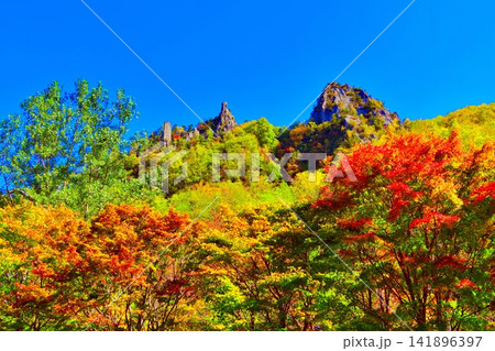 層雲峡の紅葉 (北海道上川郡上川町) 層雲峡の紅葉 (北海道上川郡上川町) 141896397