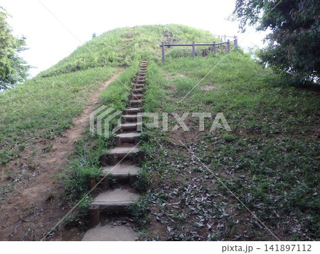 山田富士公園 横浜市都筑区 地域史跡山田富士を中心にした広大な公園 山田富士公園 横浜市都筑区 地域史跡山田富士を中心にした広大な公園 141897112