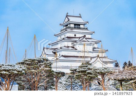 福島 鶴ヶ城 雪晴れに映える天守 福島 鶴ヶ城 雪晴れに映える天守 141897925