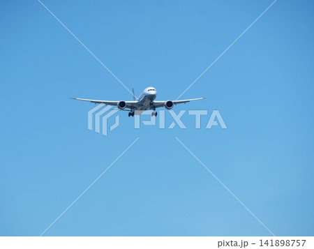 離陸した旅客機 離陸した旅客機 141898757