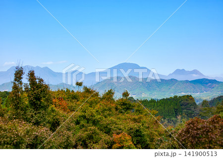 岡城址から紅葉とくじゅう連山の眺望 岡城址から紅葉とくじゅう連山の眺望 141900513