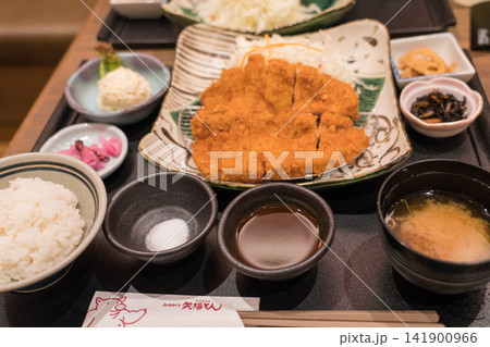 鹿児島産黒豚わらじとんかつ御膳 鹿児島産黒豚わらじとんかつ御膳 141900966