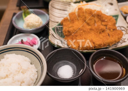 鹿児島産黒豚わらじとんかつ御膳 鹿児島産黒豚わらじとんかつ御膳 141900969