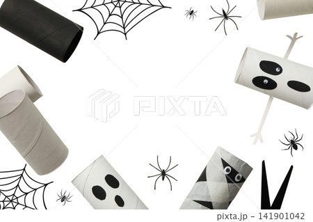 Children create fun crafts using toilet paper rolls for Halloween, PNG Children create fun crafts using toilet paper rolls for Halloween, PNG 141901042