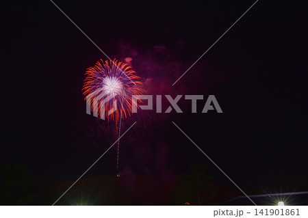 夏の花火大会 141901861