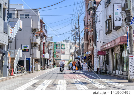 東京都大田区の都市風景 武蔵新田駅周辺の商業地 東京都大田区の都市風景 武蔵新田駅周辺の商業地 141903493