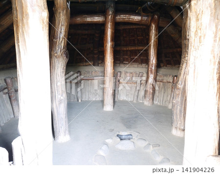縄文時代の復元住居（宮城県仙台市） 141904226
