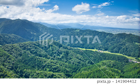 夏の富山県朝日町の笹川地区 夏の富山県朝日町の笹川地区 141904412
