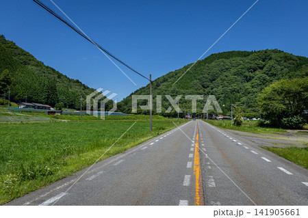 飛騨せせらぎ街道・盛夏　岐阜県高山市清見町 141905661