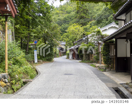 京都　嵯峨鳥居本伝統的建造物群保存地区の風景 141910146