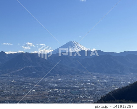 晴れの日の富士山 141912287