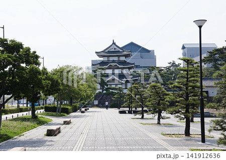 国の史跡・高松城跡 国重要文化財の月見櫓(香川県高松市) 国の史跡・高松城跡 国重要文化財の月見櫓(香川県高松市) 141912636