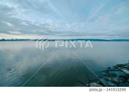 島根県の宍道湖の朝 島根県の宍道湖の朝 141913299