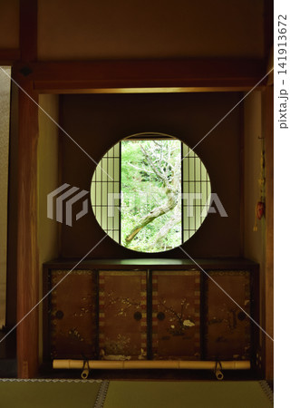 夏の雲龍院 悟りの窓(京都市東山区) 夏の雲龍院 悟りの窓(京都市東山区) 141913672