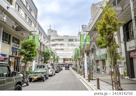 横須賀市の都市風景 京急久里浜駅前の久里浜はろーど通り 横須賀市の都市風景 京急久里浜駅前の久里浜はろーど通り 141914250