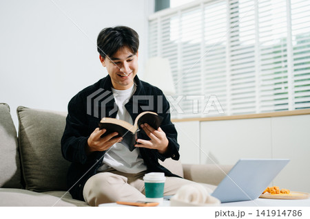 Business team working virtual modern smartphone to reduce CO2 emissions carbon footprint climate change Business team working virtual modern smartphone to reduce CO2 emissions carbon footprint climate change 141914786