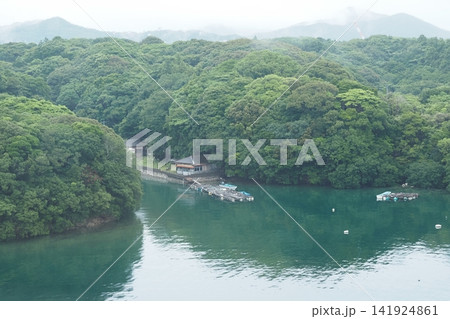 三重県志摩市の海と山 三重県志摩市の海と山 141924861