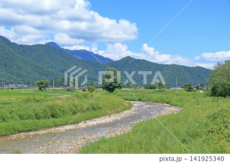 夏の安曇野 田園と川 夏の安曇野 田園と川 141925340