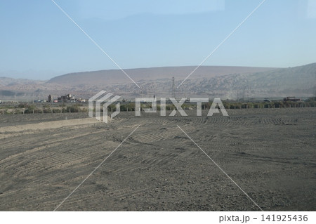 中国シルクロードのトルファン盆地の名所の一つ火焔山 中国シルクロードのトルファン盆地の名所の一つ火焔山 141925436