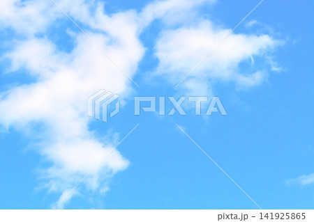 青空と白い雲・背景素材 141925865