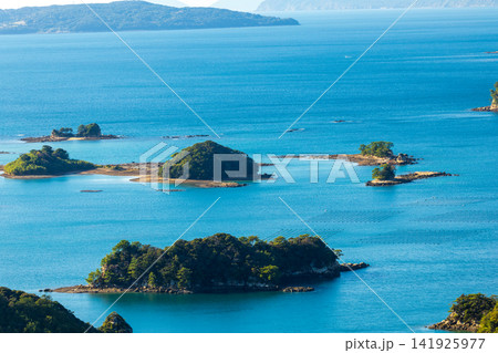 長崎県佐世保市 展海峰展望台からの九十九島の島々の眺望 長崎県佐世保市 展海峰展望台からの九十九島の島々の眺望 141925977