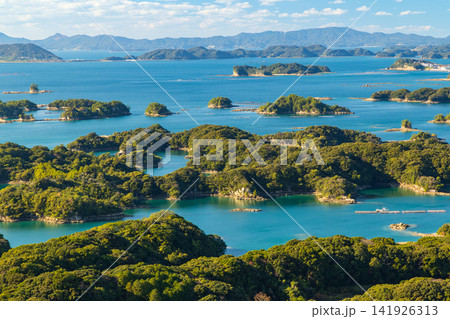 長崎県佐世保市 展海峰展望台からの九十九島の島々の眺望 長崎県佐世保市 展海峰展望台からの九十九島の島々の眺望 141926313