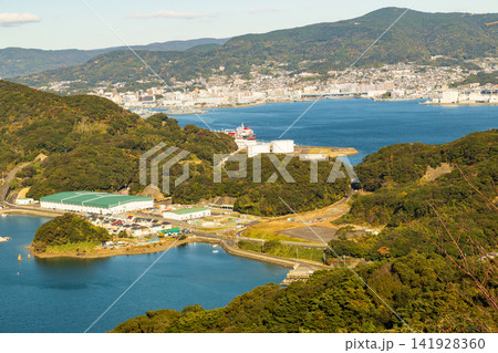 展海峰展望台から佐世保湾越しに市街地を眺望 141928360
