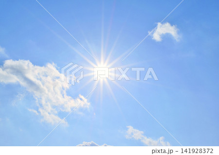 青空と太陽 直射日光 フリースペースイメージ( fix撮影 ) 青空と太陽 直射日光 フリースペースイメージ( fix撮影 ) 141928372