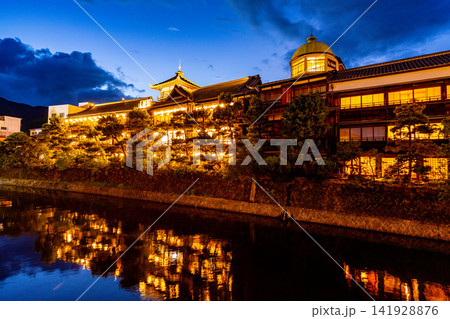 【静岡県伊東市】按針祭・松川灯籠流し　東海館付近 141928876