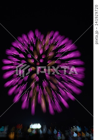 小郡花火大会「夢HANABI」夏の夜空に広がる大輪の花火 141929720