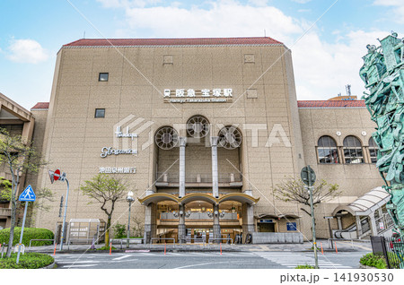 兵庫県宝塚市　阪急宝塚駅 141930530