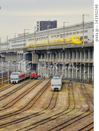 ドクターイエローのぞみ検測 新大阪駅から博多駅へ ドクターイエローのぞみ検測 新大阪駅から博多駅へ 141932248