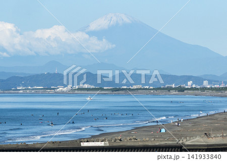 湘南鵠沼海岸 富士山と相模湾 湘南鵠沼海岸 富士山と相模湾 141933840