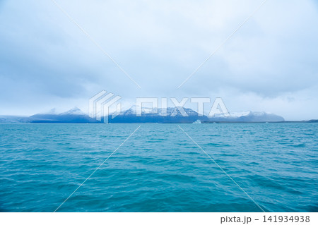 アイスランドのヨークルスアゥルロゥン氷河湖 141934938