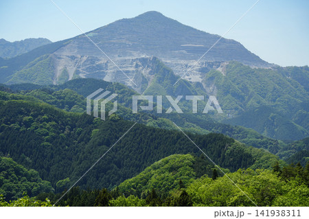 埼玉県_秩父市_武甲山 埼玉県_秩父市_武甲山 141938311