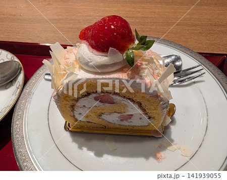 フルーツロールケーキ フルーツロールケーキ 141939055
