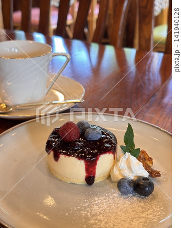 ブルーベリーのムースケーキ ブルーベリーのムースケーキ 141940128