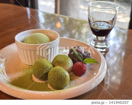 アイスクリームと白玉の盛り合わせ アイスクリームと白玉の盛り合わせ 141940207