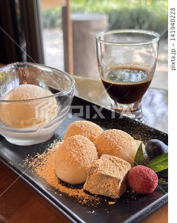 アイスクリームと白玉の盛り合わせ アイスクリームと白玉の盛り合わせ 141940228