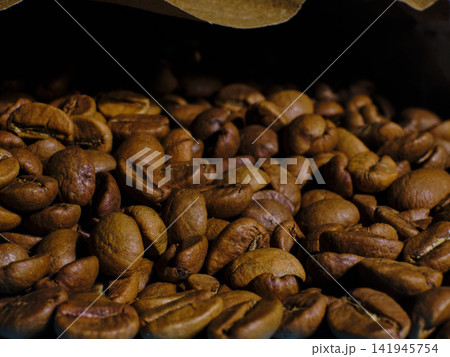 delicious roasted fresh coffee beans 141945754