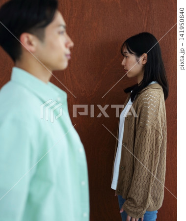 仲が悪い男女のイメージ 仲が悪い男女のイメージ 141950840