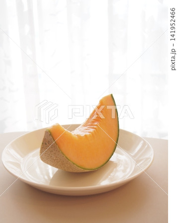 皿に乗ったメロン 皿に乗ったメロン 141952466