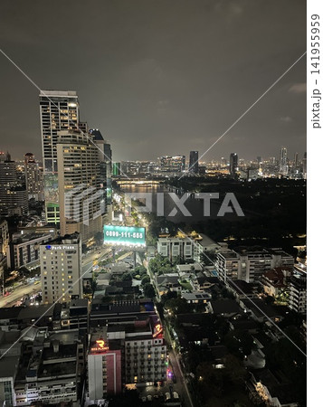 梅田スカイビルから見た夜景 梅田スカイビルから見た夜景 141955959