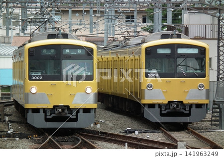池袋で並ぶ 西武3000系 3001Fと3003F 池袋で並ぶ 西武3000系 3001Fと3003F 141963249