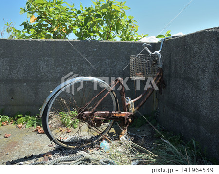 大間崎の錆びた自転車 大間崎の錆びた自転車 141964539
