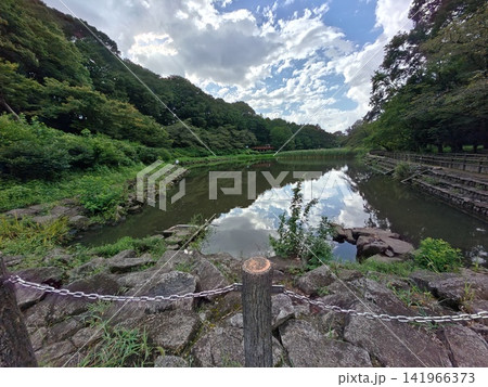 神奈川県大和市 泉の森公園 谷川 森林 貯水池 橋 水車 引地川 水源地 特別緑地保全 神奈川県大和市 泉の森公園 谷川 森林 貯水池 橋 水車 引地川 水源地 特別緑地保全 141966373