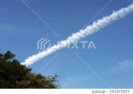 飛行機雲 飛行機雲 141973057